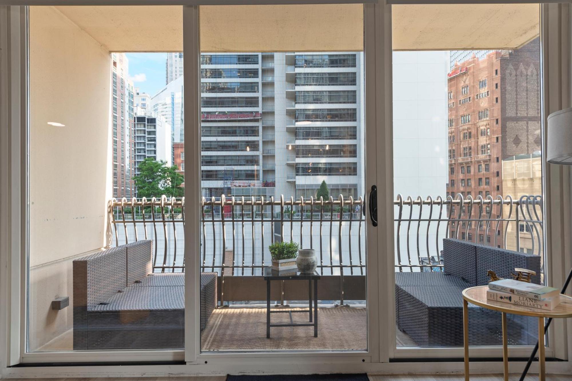 The Bernardin Gold Coast Luxury Apartments Near Magnificent Mile Chicago Dış mekan fotoğraf