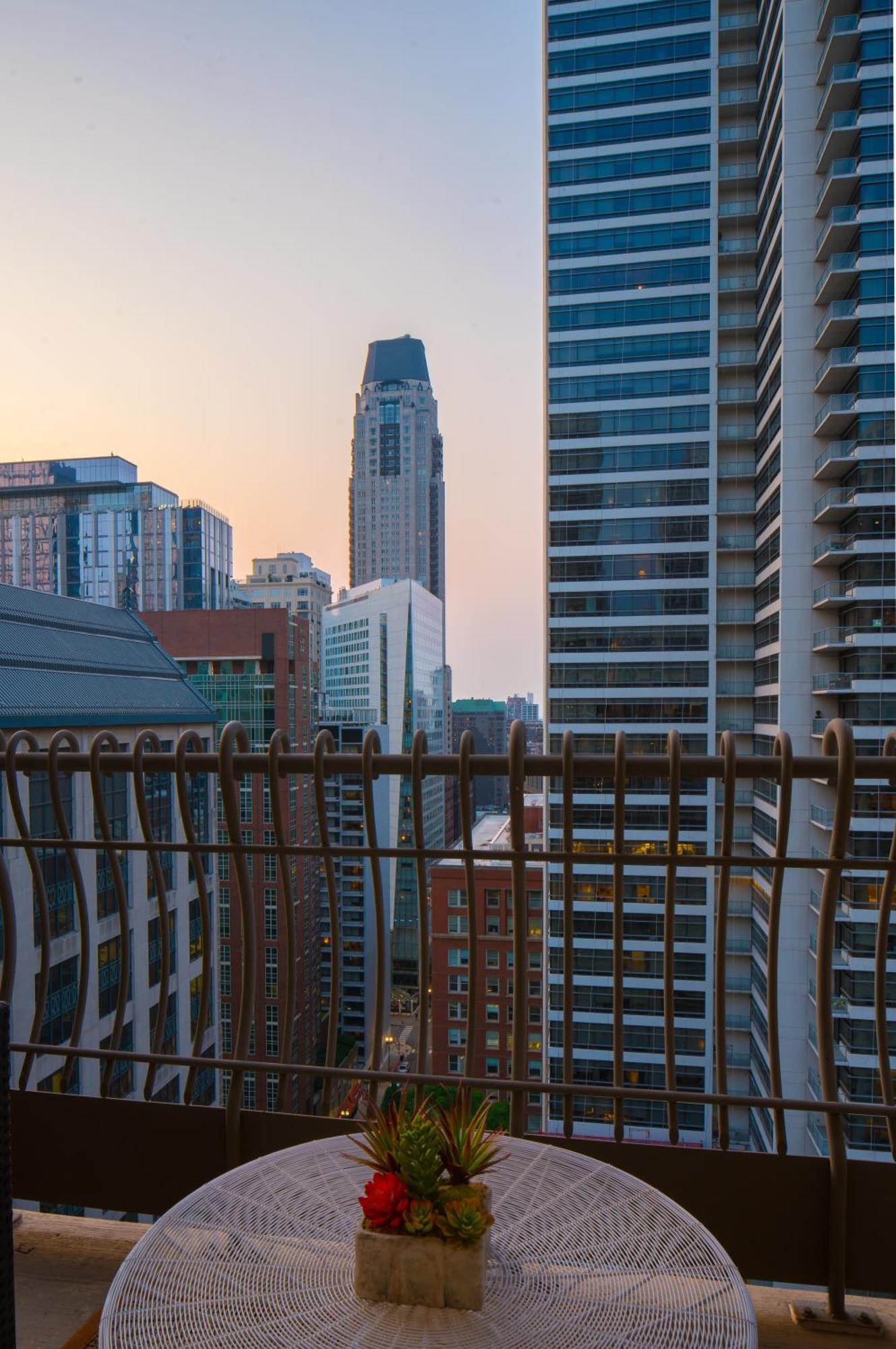 The Bernardin Gold Coast Luxury Apartments Near Magnificent Mile Chicago Dış mekan fotoğraf